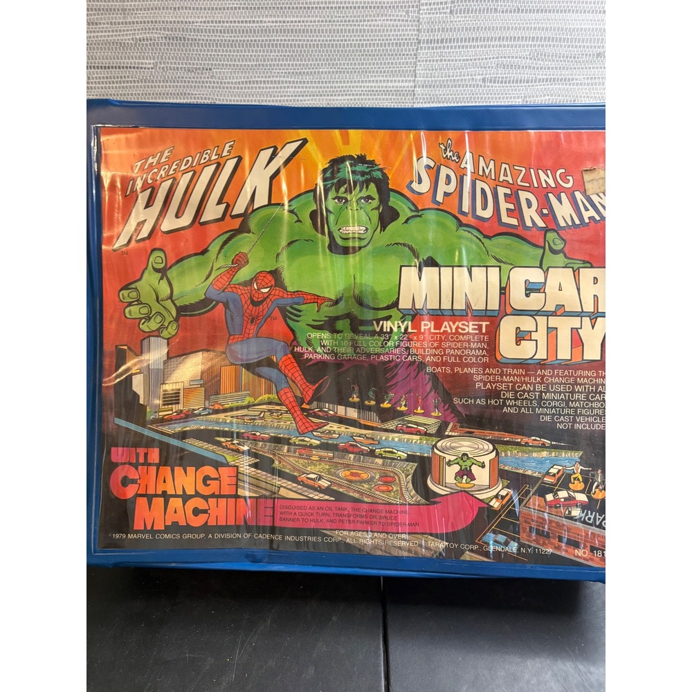 Vintage 1979 Marvel Hulk Spider-Man Mini Car City Vinyl Playset Tara Toy 1810